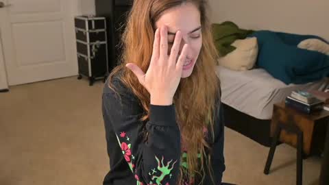 Snapshot of lilithoftrees chatting on 12-29-24, 01:17 L online show from 12-29-24, 01:17