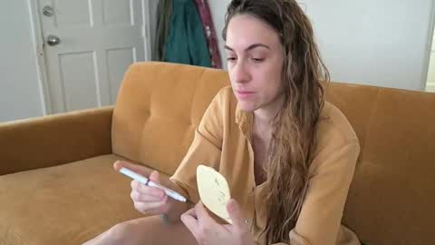 Snapshot of lilithoftrees chatting on 10-29-25, 08:10 L online show from 10-29-25, 08:10