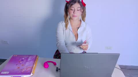 Snapshot of lilithsmiith chatting on 05-13-26, 12:13 lilithsmiith online show from 05-13-26, 12:13