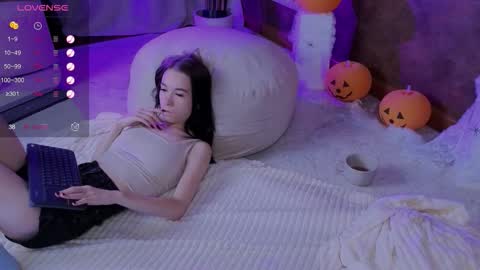 Snapshot of lilithstrangfor chatting on 10-31-25, 02:01 lilithstrangfor online show from 10-31-25, 02:01