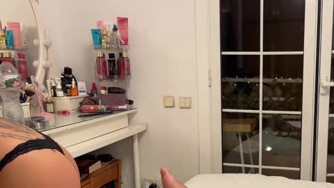 Snapshot of lilithvesper chatting on 12-17-25, 05:30 Lilith Marco online show from 12-17-25, 05:30