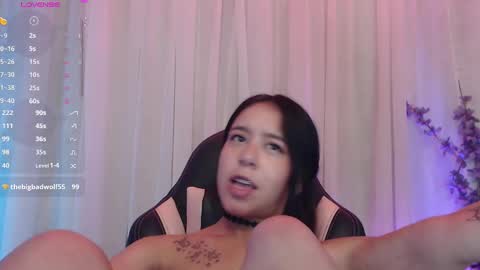 Snapshot of lilithwallkeer chatting on 02-20-25, 10:27 Maria online show from 02-20-25, 10:27