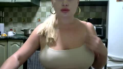 Snapshot of liliya133244 chatting on 07-08-26, 12:59 liliya133244 online show from 07-08-26, 12:59