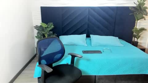 Snapshot of liljames_ chatting on 02-04-26, 08:25 Lil James online show from 02-04-26, 08:25