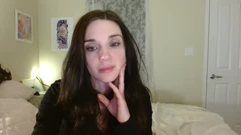 Snapshot of lillian_rose chatting on 12-15-24, 05:45 Lillian Rose online show from 12-15-24, 05:45