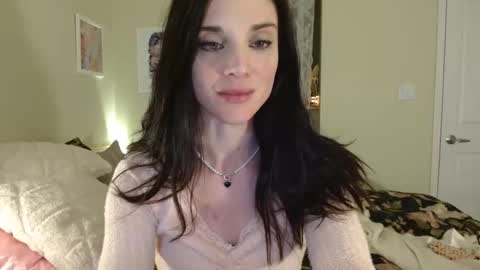 Snapshot of lillian_rose chatting on 01-06-25, 04:26 Lillian Rose online show from 01-06-25, 04:26