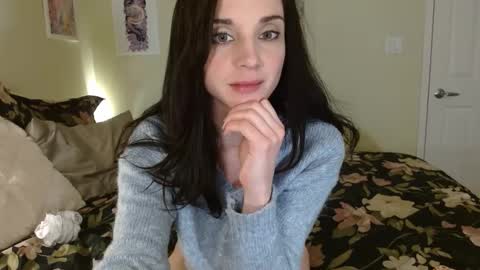 Snapshot of lillian_rose chatting on 01-17-25, 04:39 Lillian Rose online show from 01-17-25, 04:39