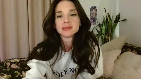 Snapshot of lillian_rose chatting on 10-03-25, 03:14 Lillian Rose online show from 10-03-25, 03:14