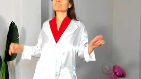 lillian_white1 online show from 02-02-25, 07:09