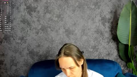 lillian_white1 online show from 02-24-25, 07:00