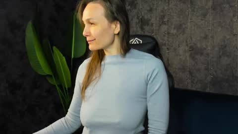 lillian_white1 online show from 04-15-26, 01:12