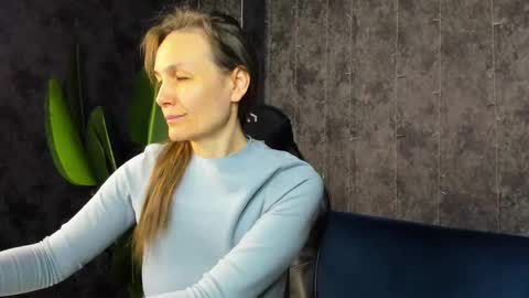 lillian_white1 online show from 04-17-26, 12:57