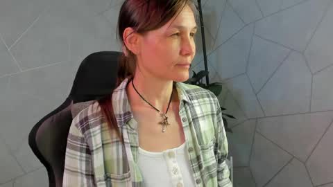 Snapshot of lillian_white1 chatting on 05-08-26, 09:03 lillian_white1 online show from 05-08-26, 09:03