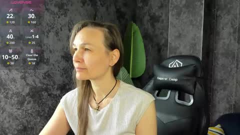 Snapshot of lillian_white1 chatting on 05-11-26, 01:00 lillian_white1 online show from 05-11-26, 01:00
