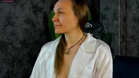 Snapshot of lillian_white1 chatting on 05-17-26, 12:52 lillian_white1 online show from 05-17-26, 12:52