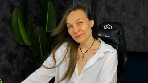 Snapshot of lillian_white1 chatting on 06-07-26, 12:48 lillian_white1 online show from 06-07-26, 12:48
