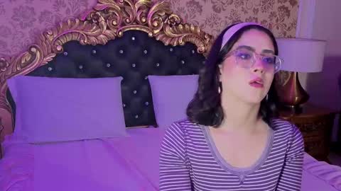 Snapshot of lillianderson chatting on 11-21-25, 11:42 lillianderson - Next stream start at 0700hs GTM-3 online show from 11-21-25, 11:42