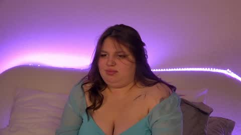 LillianHaig online show from 02-06-25, 08:34