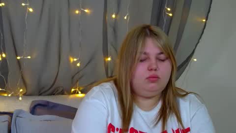 LillianHaig online show from 11-16-25, 06:41