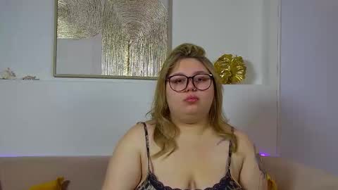 LillianHaig online show from 11-24-25, 06:35