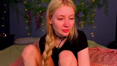 Snapshot of lillie_berry chatting on 07-17-26, 05:14 lillie_berry online show from 07-17-26, 05:14