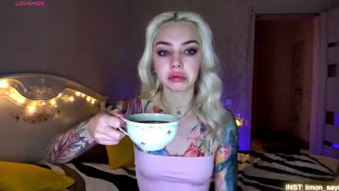 Snapshot of lillimooore chatting on 06-27-26, 11:21 LilliMoore online show from 06-27-26, 11:21