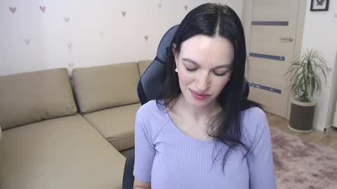 Snapshot of lilliyves chatting on 04-06-26, 11:11 lilliyves online show from 04-06-26, 11:11