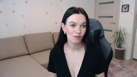 Snapshot of lilliyves chatting on 04-07-26, 09:43 lilliyves online show from 04-07-26, 09:43