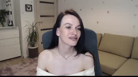 Snapshot of lilliyves chatting on 07-14-26, 08:25 lilliyves online show from 07-14-26, 08:25