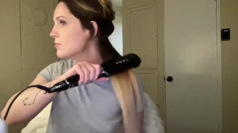 Snapshot of lilly_adams88 chatting on 06-11-26, 02:44 lilly_adams88 online show from 06-11-26, 02:44