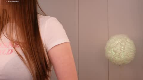 Lilly Colins online show from 01-29-25, 03:47