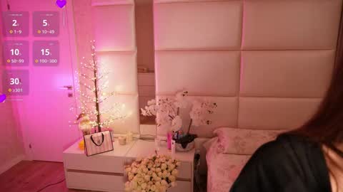 Lilly Colins online show from 02-20-26, 07:36