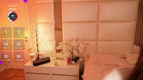 Lilly Colins online show from 04-06-26, 07:59