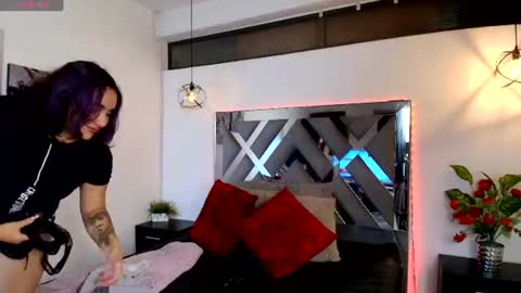   online show from 06-25-26, 11:15
