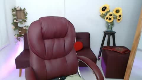Lilly online show from 05-27-26, 03:09