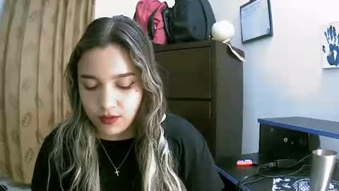 Sey - Lilly  online show from 04-14-26, 08:09