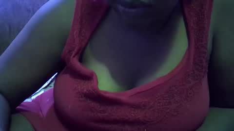 Snapshot of lillybae1811 chatting on 05-16-26, 10:52 lillybae1811 online show from 05-16-26, 10:52