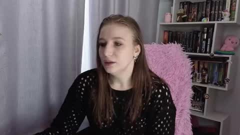 Snapshot of lillyfan_x chatting on 11-03-25, 04:36 LillyFan X online show from 11-03-25, 04:36