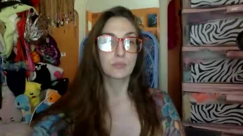 hi guys im back on here 3 online show from 03-05-26, 06:37