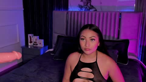 Snapshot of lillyortiz_ chatting on 12-15-24, 07:57 Lilly Ortiz online show from 12-15-24, 07:57