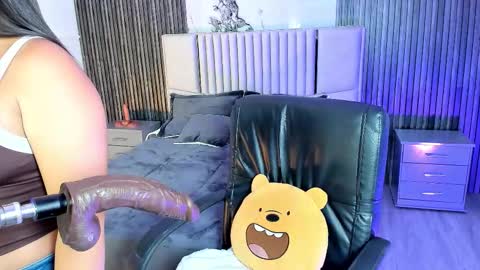 Snapshot of lillyortiz_ chatting on 09-11-25, 07:58 Lilly Ortiz online show from 09-11-25, 07:58