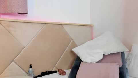 Lilou  online show from 01-12-25, 03:39