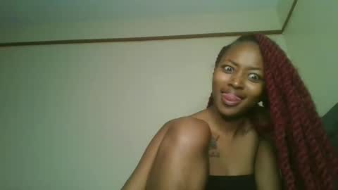 Snapshot of liltemptation01 chatting on 08-01-26, 06:01 liltemptation01 online show from 08-01-26, 06:01