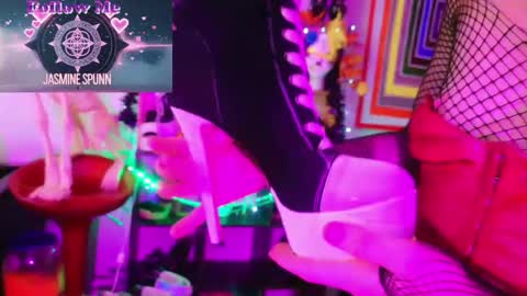 jasmine spunn online show from 10-26-25, 06:19