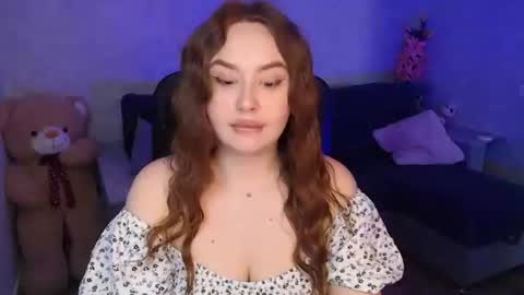 lily_baker_ online show from 04-14-26, 08:09