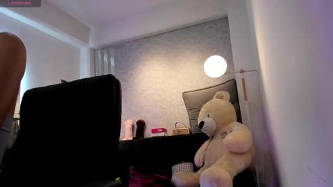lily_cash1 online show from 02-16-26, 12:45