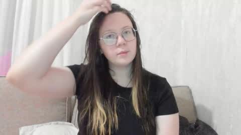 Lily Chays online show from 01-10-26, 01:29