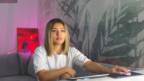 Snapshot of lily_foster_ chatting on 01-01-25, 06:26 Lily online show from 01-01-25, 06:26