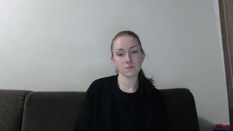 lily_love_x online show from 06-03-26, 11:32