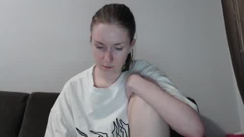 Snapshot of lily_love_x chatting on 07-24-26, 03:04 lily_love_x online show from 07-24-26, 03:04